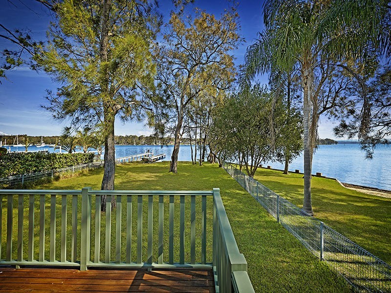 62 Gordon Avenue, Summerland Point NSW 2259