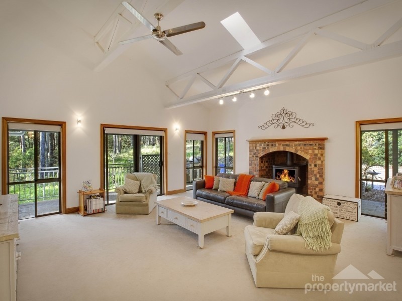 24 Treelands Drive, Jilliby NSW 2259