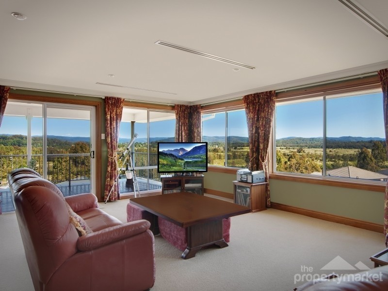 6 Weaver Crescent, Watanobbi NSW 2259