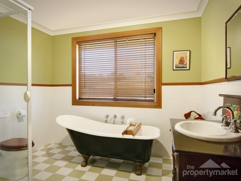 6 Weaver Crescent, Watanobbi NSW 2259