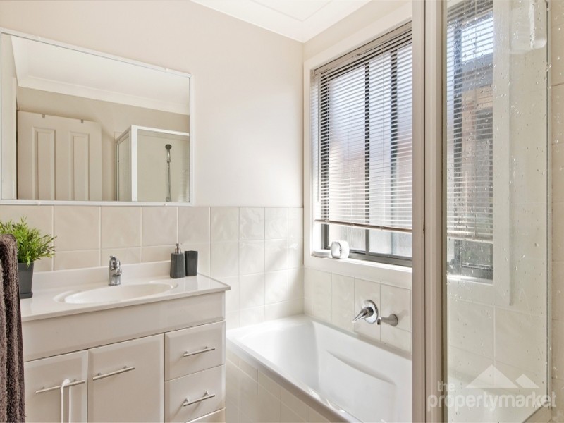 18 Delavia Drive, Lake Munmorah NSW 2259