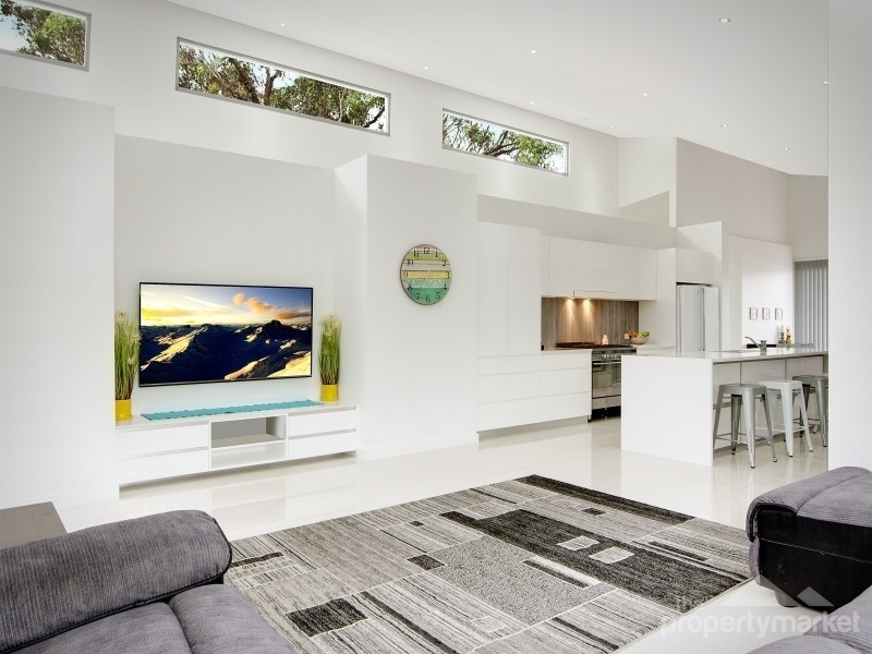 6 Erin Avenue, Berkeley Vale NSW 2261