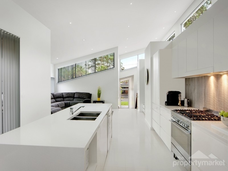 6 Erin Avenue, Berkeley Vale NSW 2261