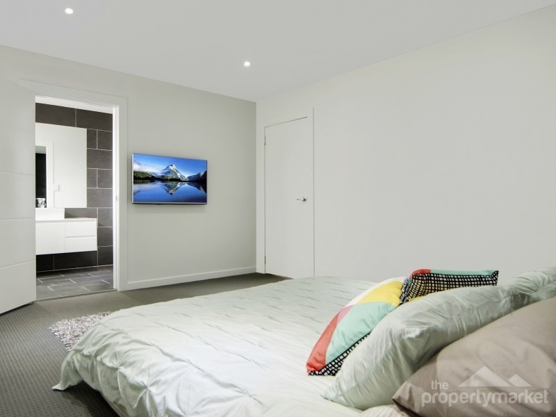 6 Erin Avenue, Berkeley Vale NSW 2261