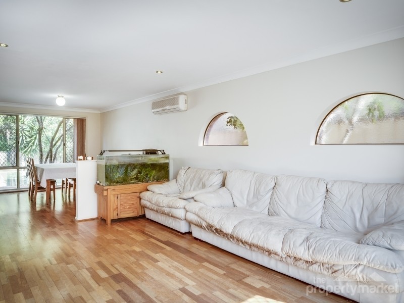 11 Bomaderry Crescent, Glenning Valley NSW 2261