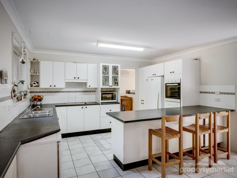 11 Bomaderry Crescent, Glenning Valley NSW 2261