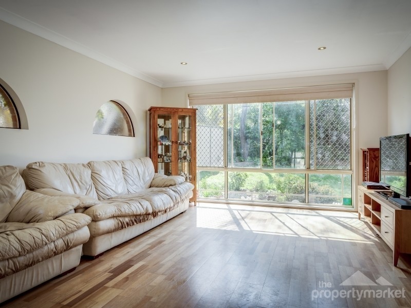 11 Bomaderry Crescent, Glenning Valley NSW 2261