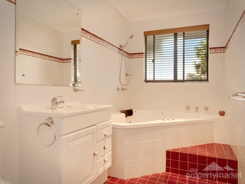 5 Cox Close, Buff Point NSW 2262