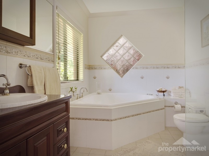 14 Brookfield Close, Jilliby NSW 2259