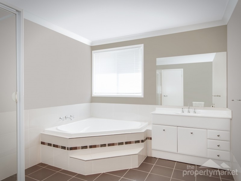 74 Teragalin Drive, Chain Valley Bay NSW 2259