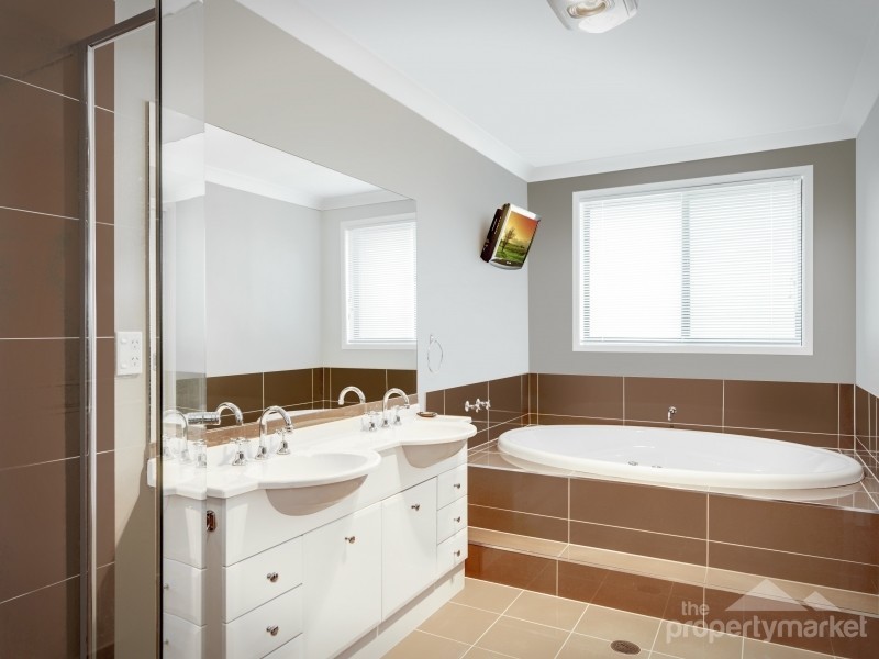 74 Teragalin Drive, Chain Valley Bay NSW 2259