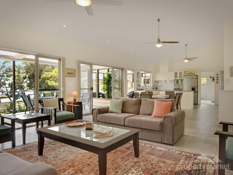 22 Ginganup Road, Summerland Point NSW 2259