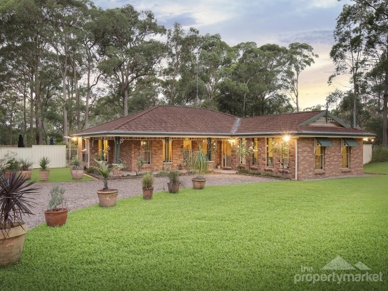 18 Holloway Drive, Jilliby NSW 2259
