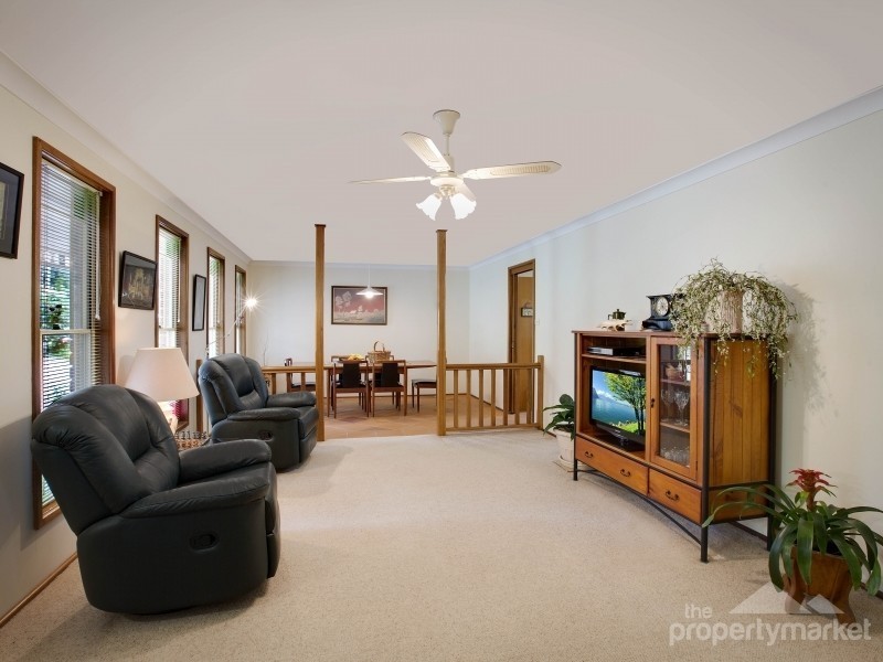 18 Holloway Drive, Jilliby NSW 2259