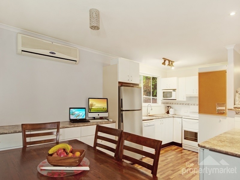 2 Waroon Avenue, Berkeley Vale NSW 2261
