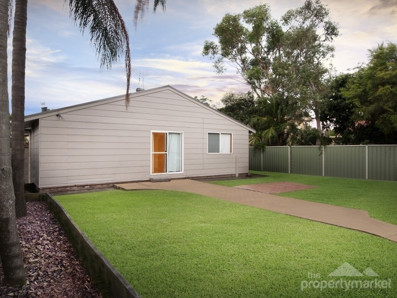 2 Waroon Avenue, Berkeley Vale NSW 2261