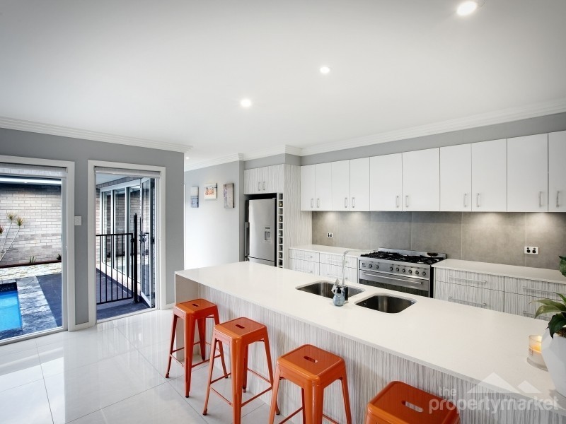 2 Windward Crescent, Gwandalan NSW 2259