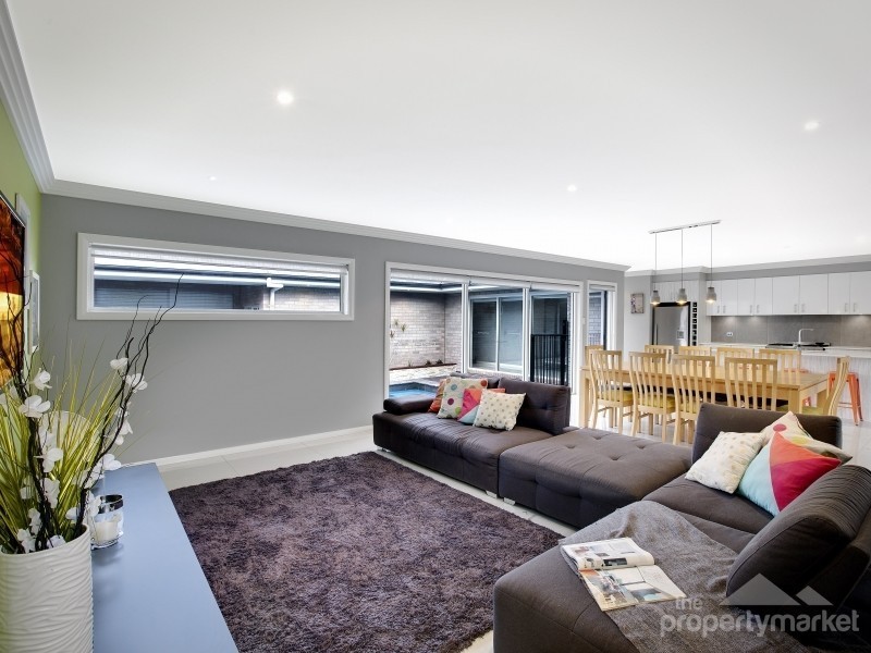 2 Windward Crescent, Gwandalan NSW 2259