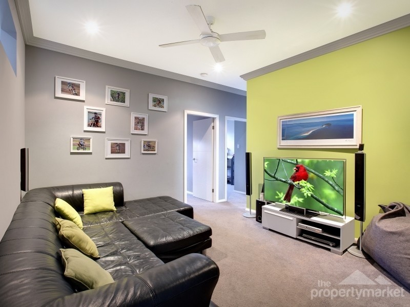 2 Windward Crescent, Gwandalan NSW 2259