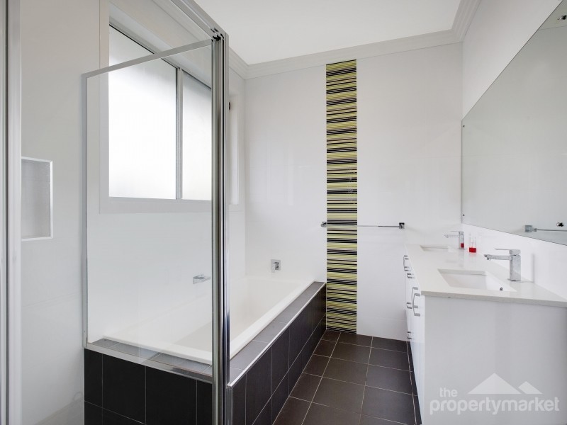 2 Windward Crescent, Gwandalan NSW 2259