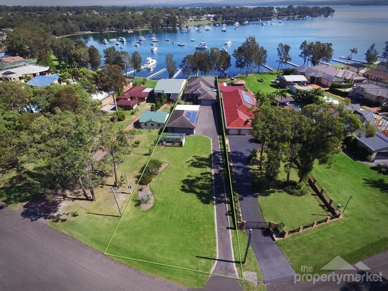 30 Gordon Avenue, Summerland Point NSW 2259