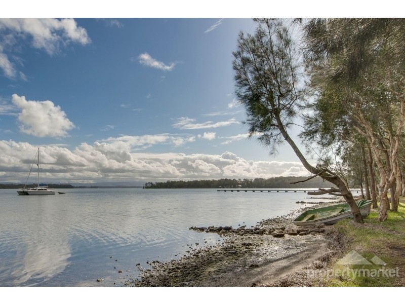 74 Teragalin Drive, Chain Valley Bay NSW 2259
