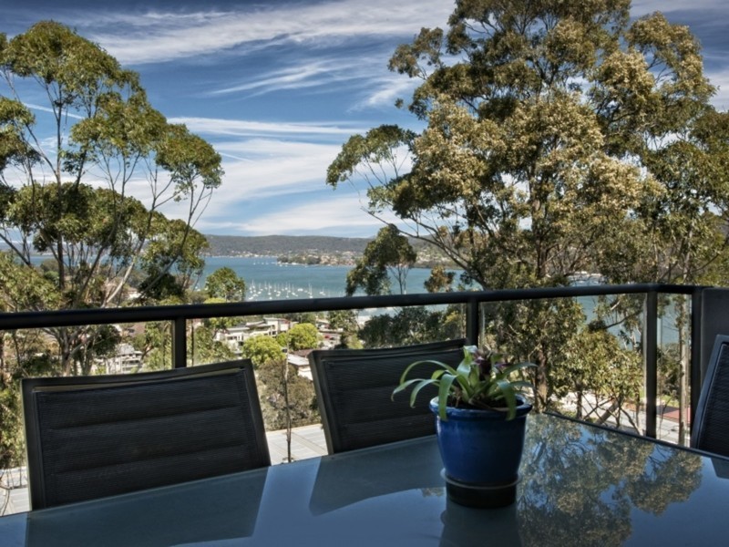 4/84 John Whiteway Drive, Gosford NSW 2250