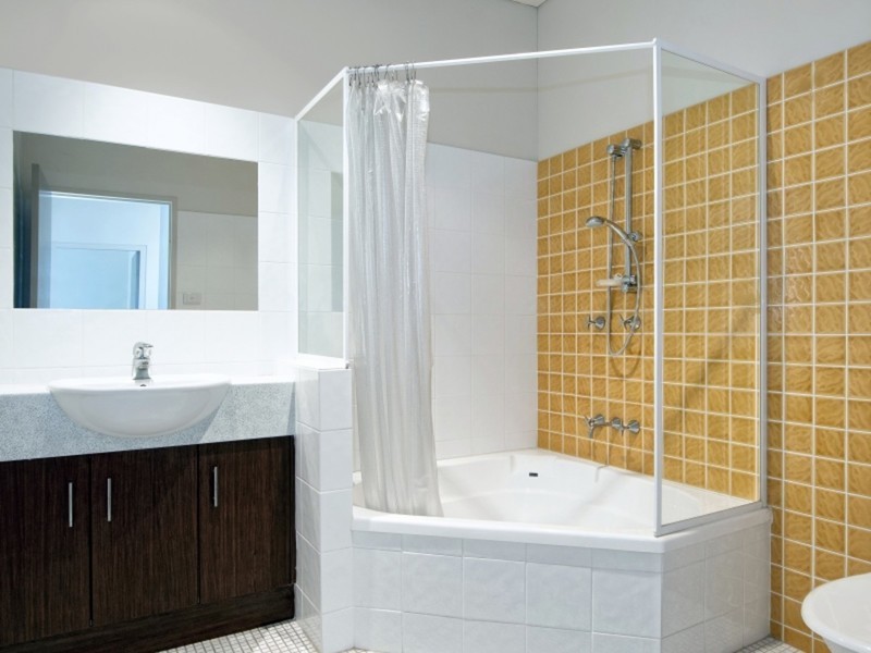 4/84 John Whiteway Drive, Gosford NSW 2250