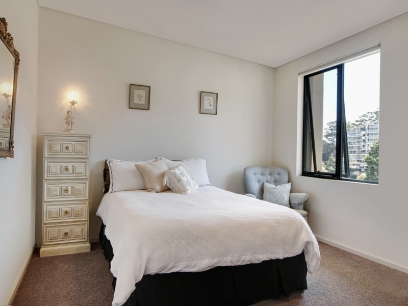 4/84 John Whiteway Drive, Gosford NSW 2250