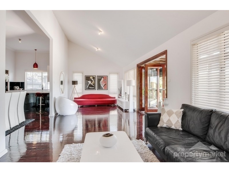 16 Irwin Place, Green Point NSW 2251