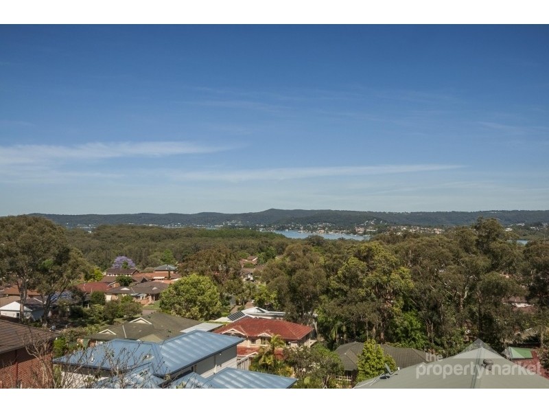 16 Irwin Place, Green Point NSW 2251