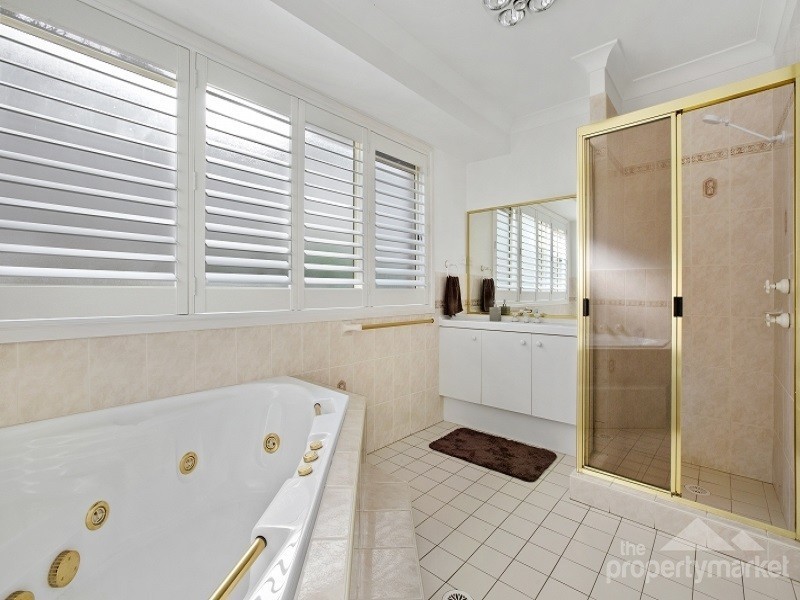 34 Bomaderry Crescent, Glenning Valley NSW 2261