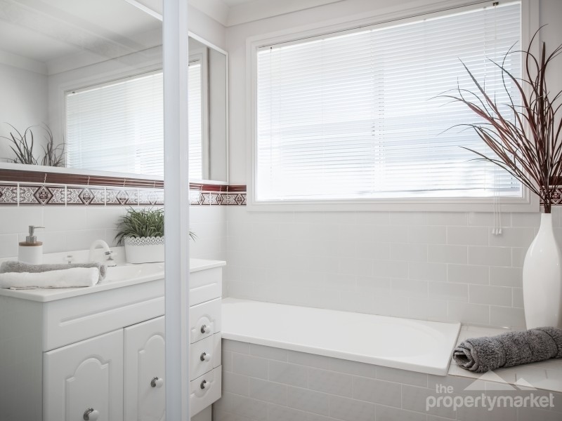 2 Bomaderry Crescent, Glenning Valley NSW 2261