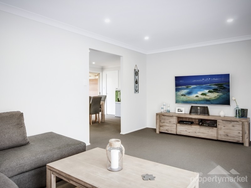 4 Kingsford Smith Drive, Berkeley Vale NSW 2261