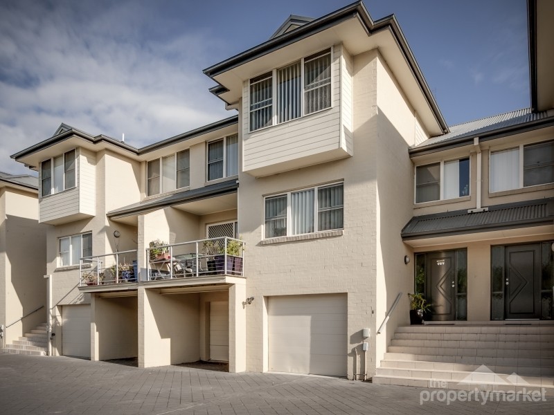 2/8-10 Jarrett Street, North Gosford NSW 2250