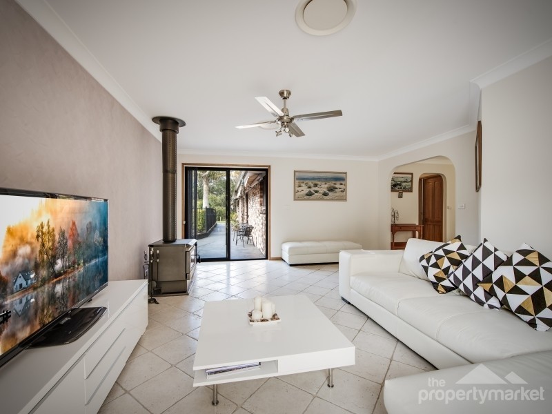 13 Larapinta Drive, Wyee Point NSW 2259