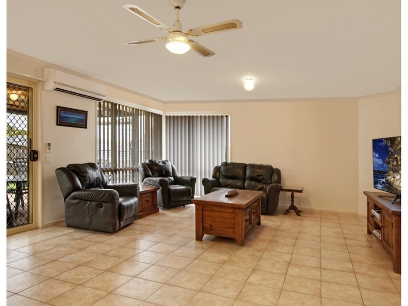 17 Barrington Drive, Woongarrah NSW 2259