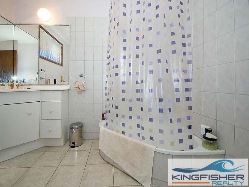 2/4 Logan Avenue, Miami QLD 4220