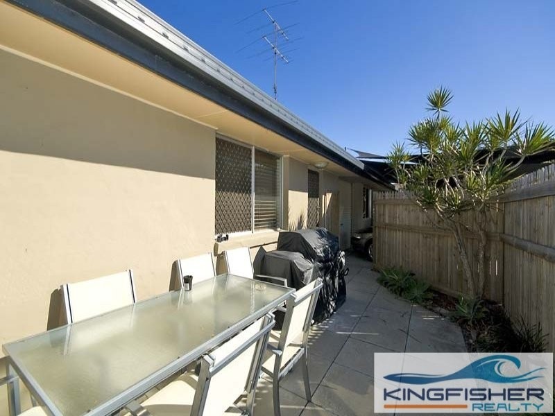 2/4 Logan Avenue, Miami QLD 4220