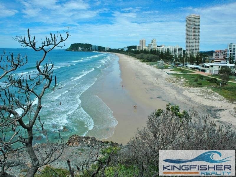 2/4 Logan Avenue, Miami QLD 4220