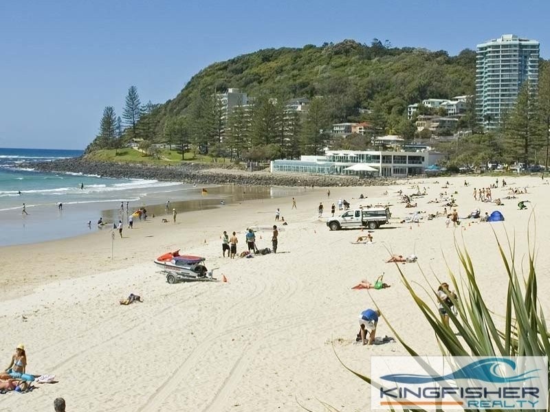 2/4 Logan Avenue, Miami QLD 4220