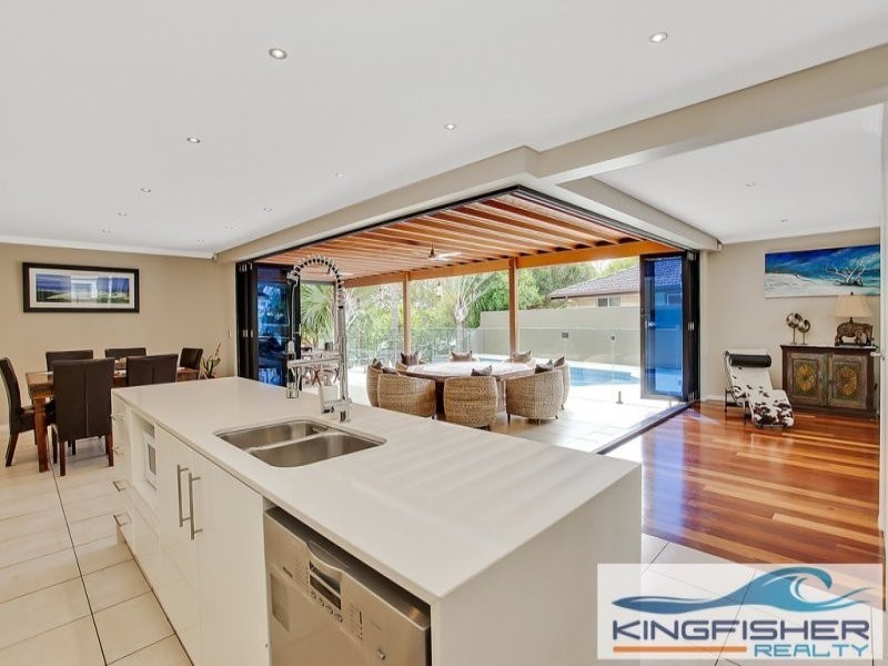 102 Jabiru Avenue, Burleigh Waters QLD 4220