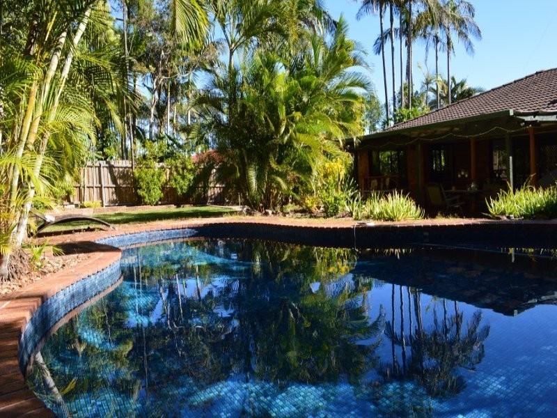 34 Rawlinna Drive, Mermaid Waters QLD 4218