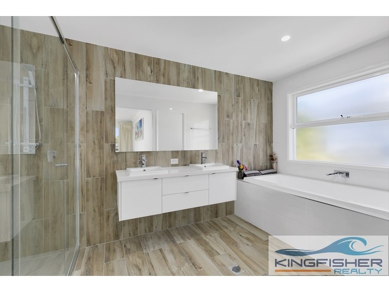 84 Melaleuca Drive, Palm Beach QLD 4221