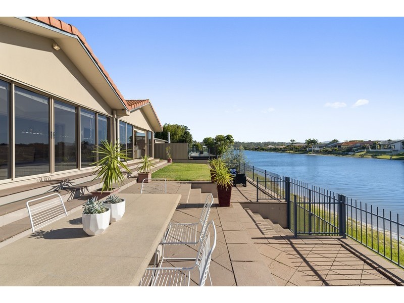 52 Jabiru Avenue, Burleigh Waters QLD 4220