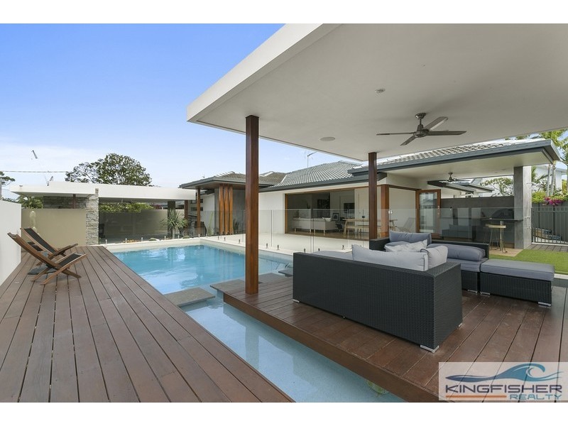 12 Sandpiper Drive, Burleigh Waters QLD 4220