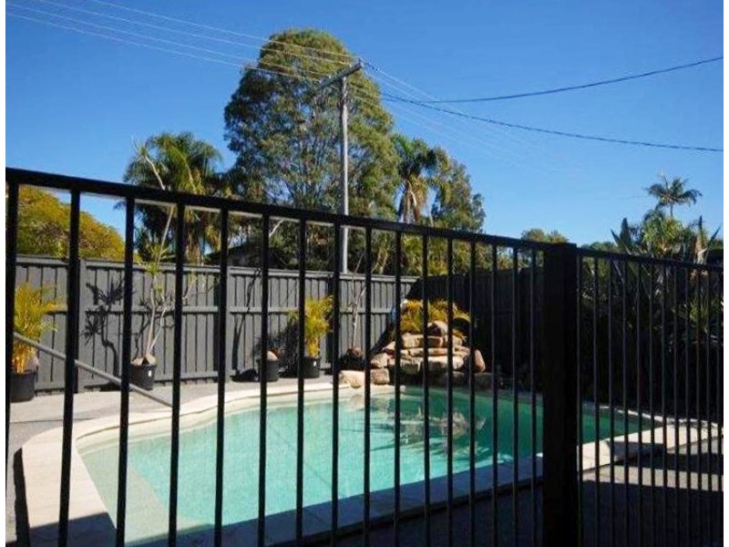 5 Mokera Avenue, Palm Beach QLD 4221