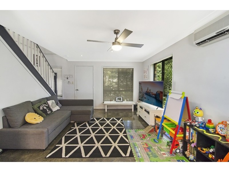 1/3 Karri Court, Burleigh Heads QLD 4220
