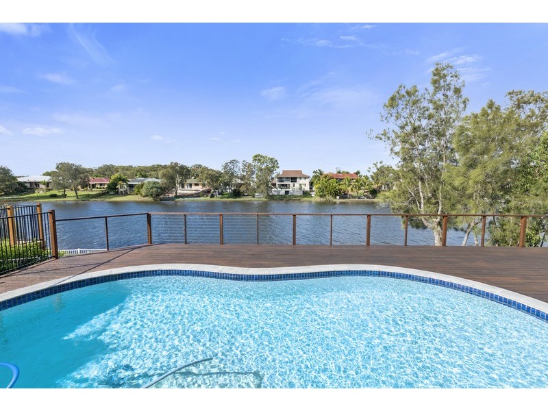42 Dunlin Drive, Burleigh Waters QLD 4220