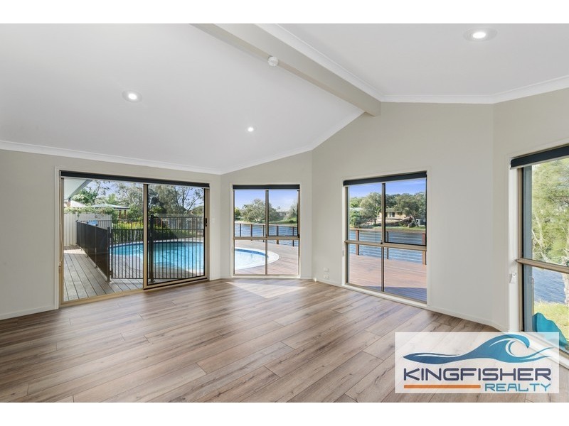 42 Dunlin Drive, Burleigh Waters QLD 4220